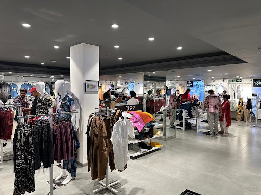 Zudio - The Palace Cinema, Prayagraj Zudio - The Palace Cinema, Prayagraj