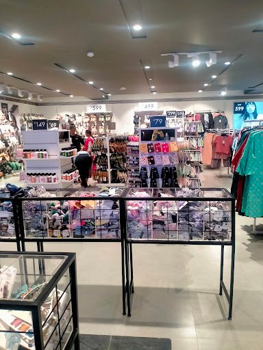 Zudio - Ward 12B, Gandhidham Zudio - Ward 12B, Gandhidham