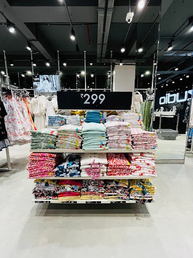 Zudio - One Plus Business Park, Ahmedabad