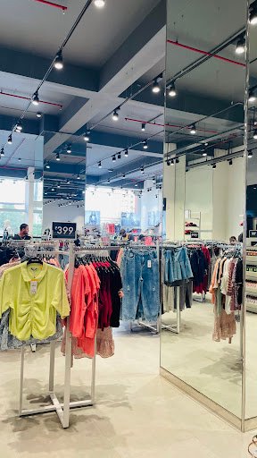 Zudio - Avadh Rituraj Textile Hub, Surat