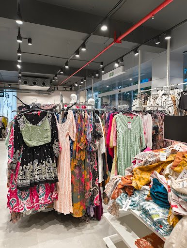 Zudio - Dig Colony, Varanasi