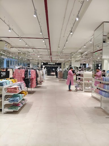 Zudio - Currency Tower, Vip Chowk