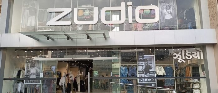 zudio corner walk surat