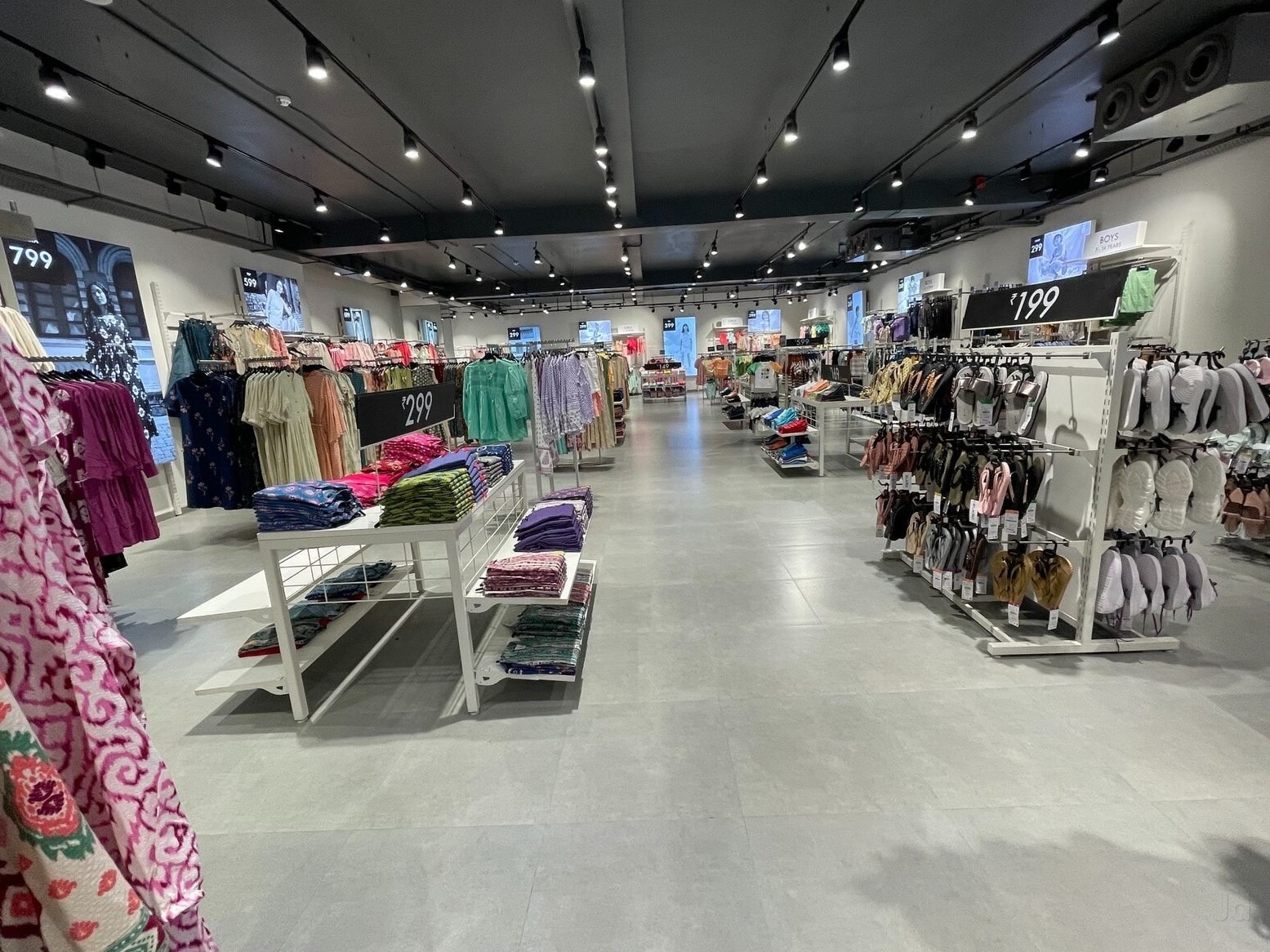 zudio malka ganj delhi 2