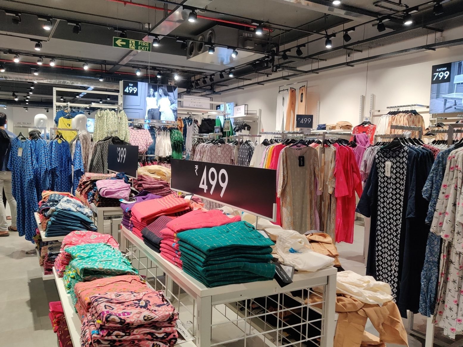 zudio vardhaman riddhi pune